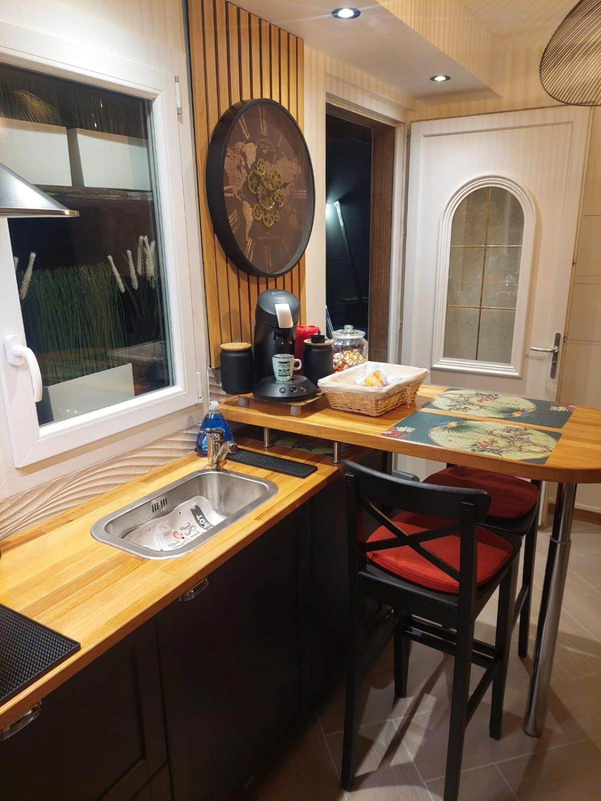 פנטן Paris-Julesverne-Bienvenue-Terrasse-Netflix מראה חיצוני תמונה
